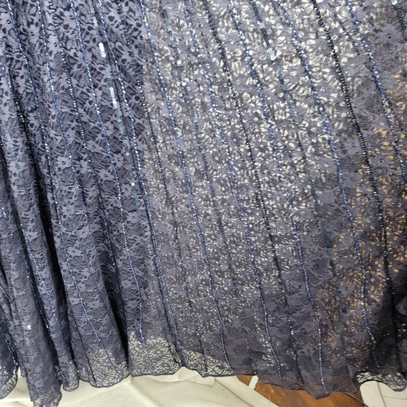 Mac Duggal size 14 Beaded Lace Longsleeve Wrap Over Midnight Navy 93679D dress - Picture 7 of 16